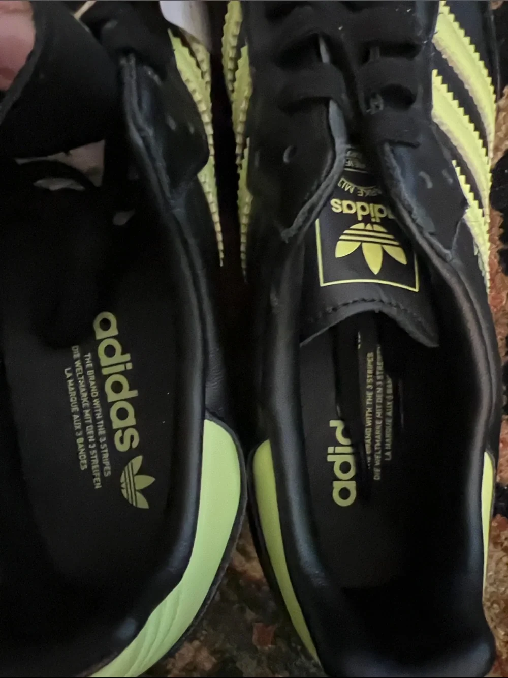Adidas Samba Men’s Black with Neon Green Stripes NWT Mens 8 Womens 9.5